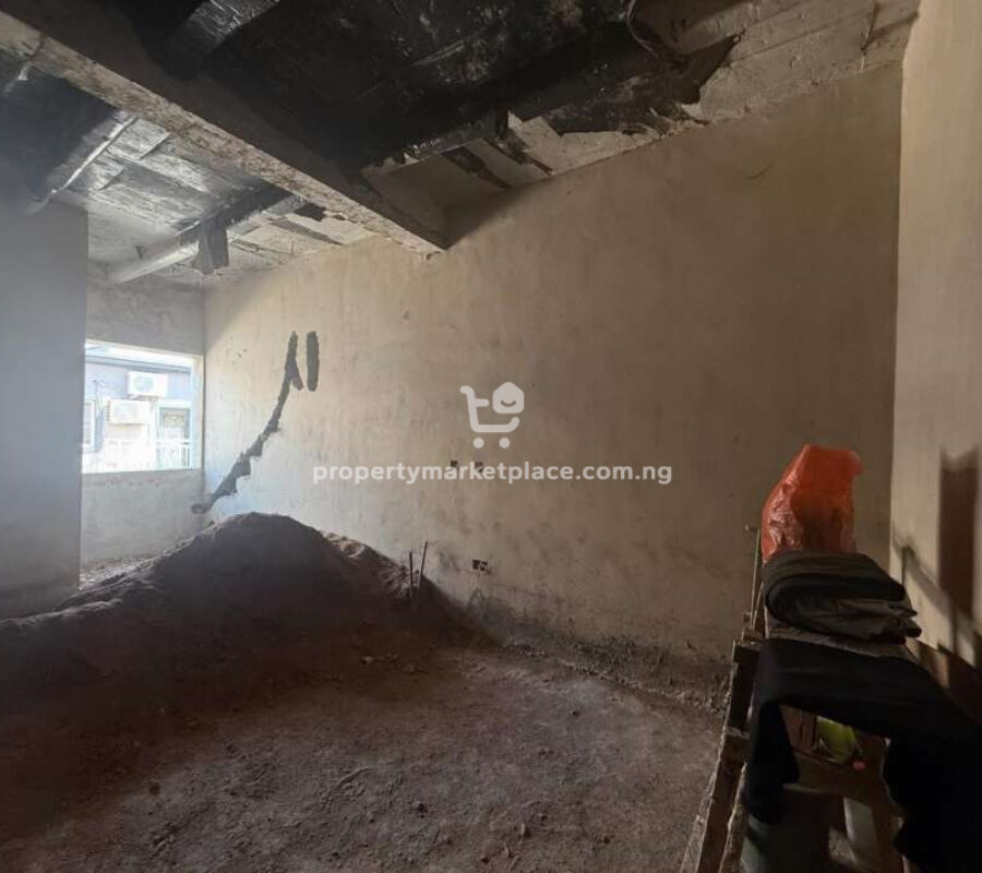 4 bedroom terrace duplex with Bq