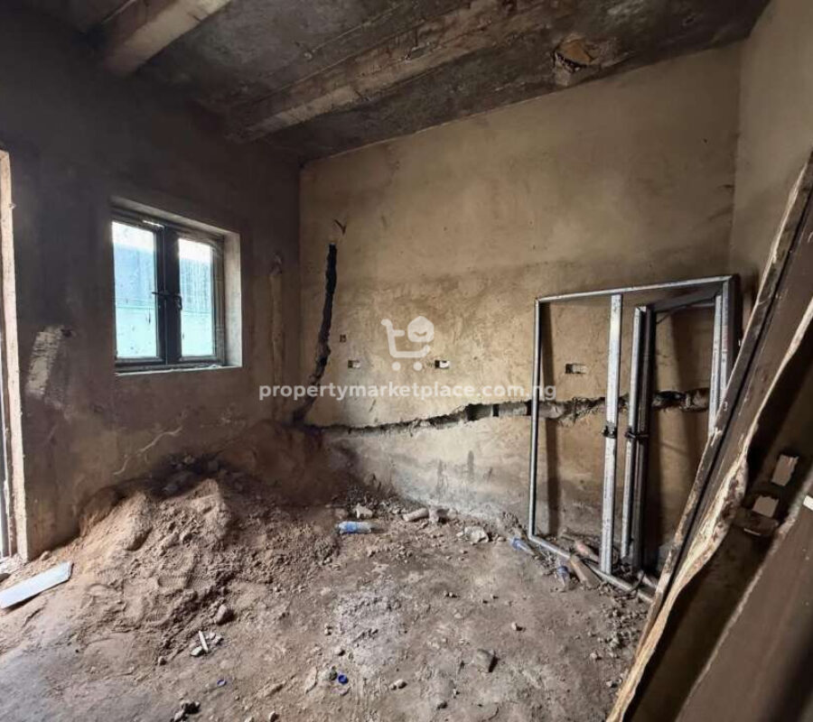 4 bedroom terrace duplex with Bq