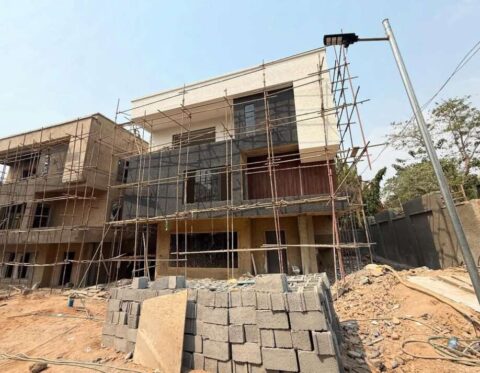 5 bedroom detached duplex with Bq