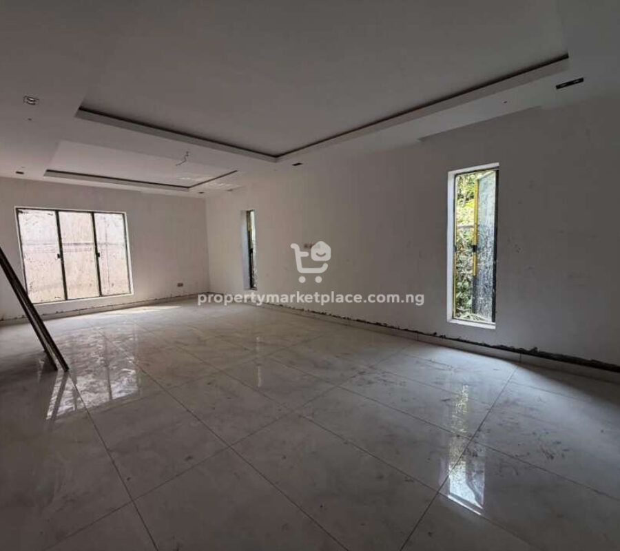 5 bedroom detached duplex with Bq