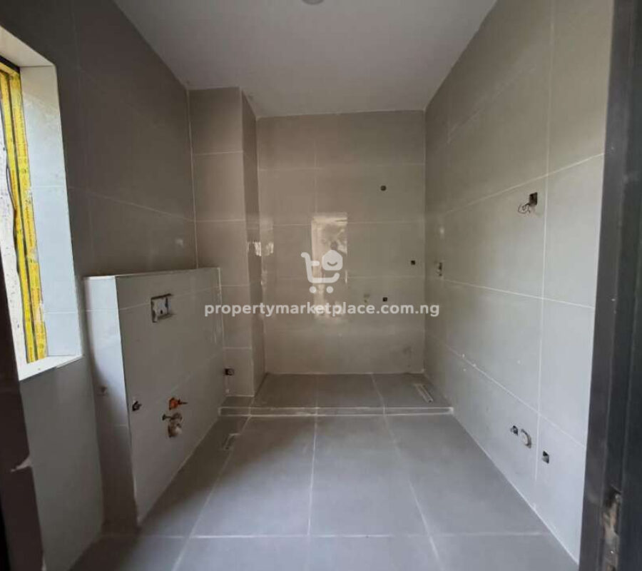 5 bedroom detached duplex with Bq