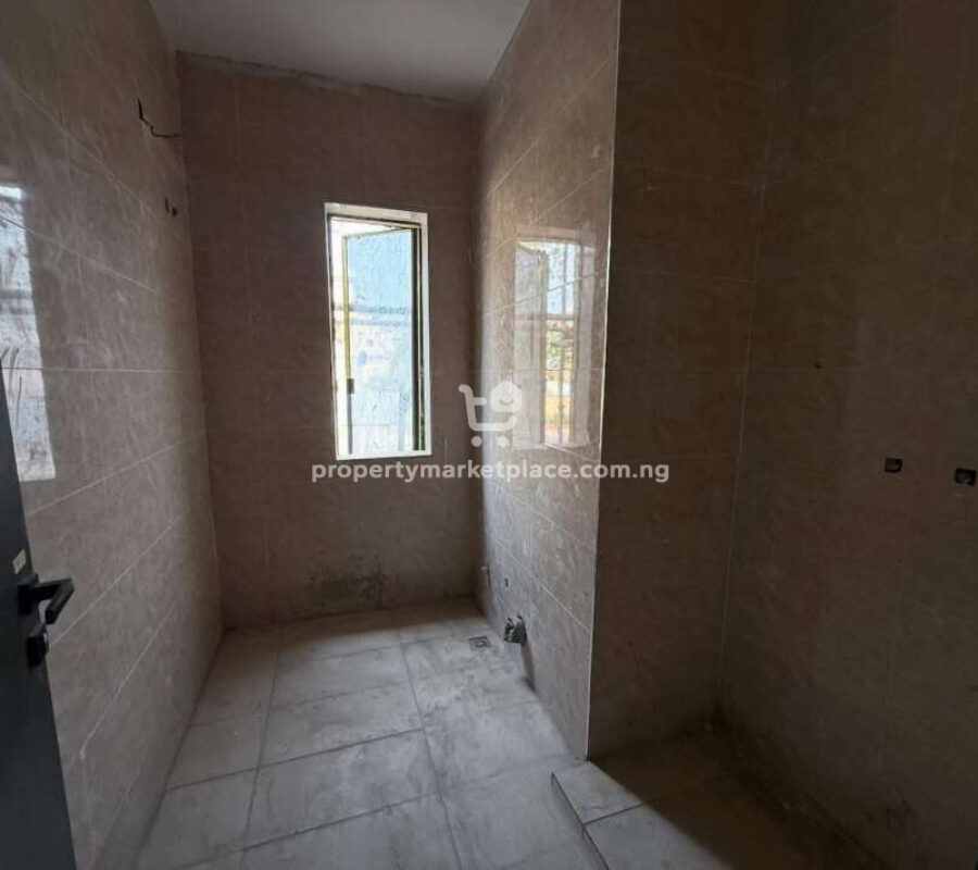 5 bedroom detached duplex with Bq