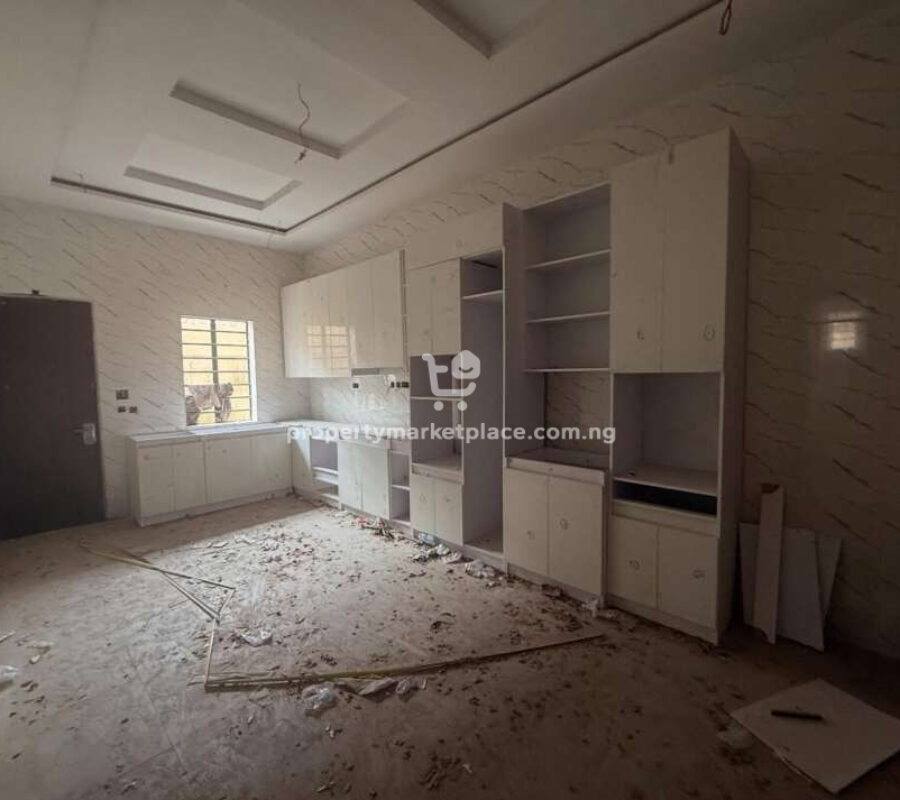 4 bedroom terrace duplex with Bq