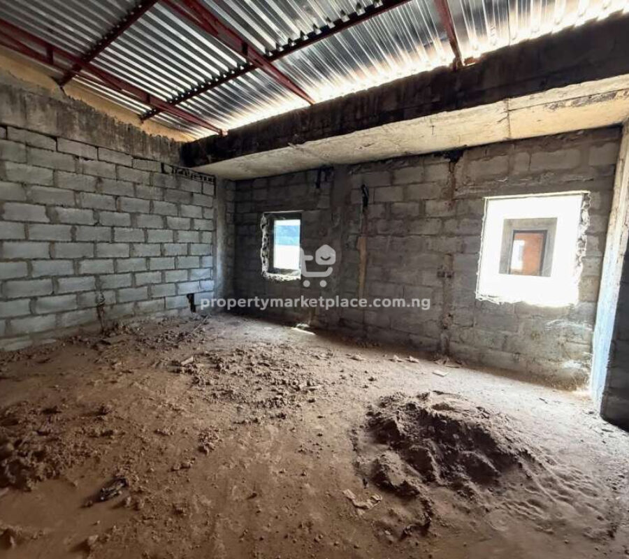 4 bedroom terrace duplex with Bq