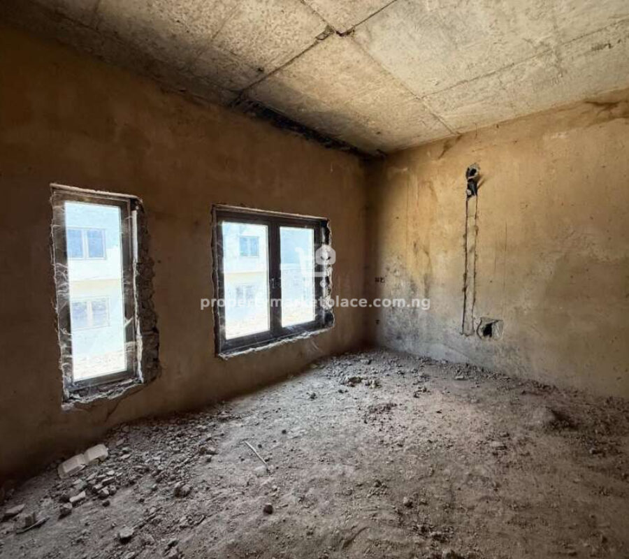 4 bedroom terrace duplex with Bq