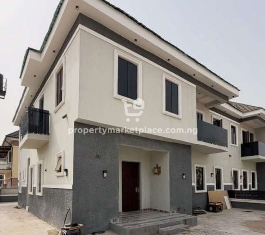 4 bedroom semi-detached duplex with Bq
