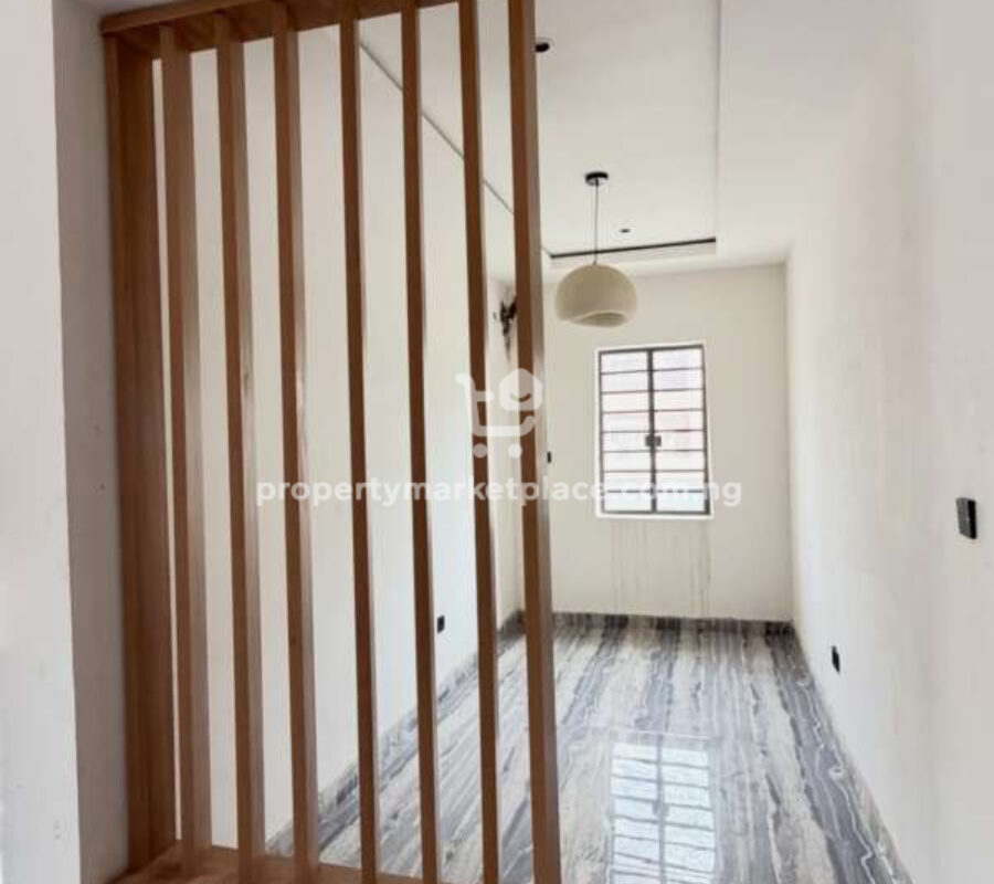 4 bedroom semi-detached duplex with Bq