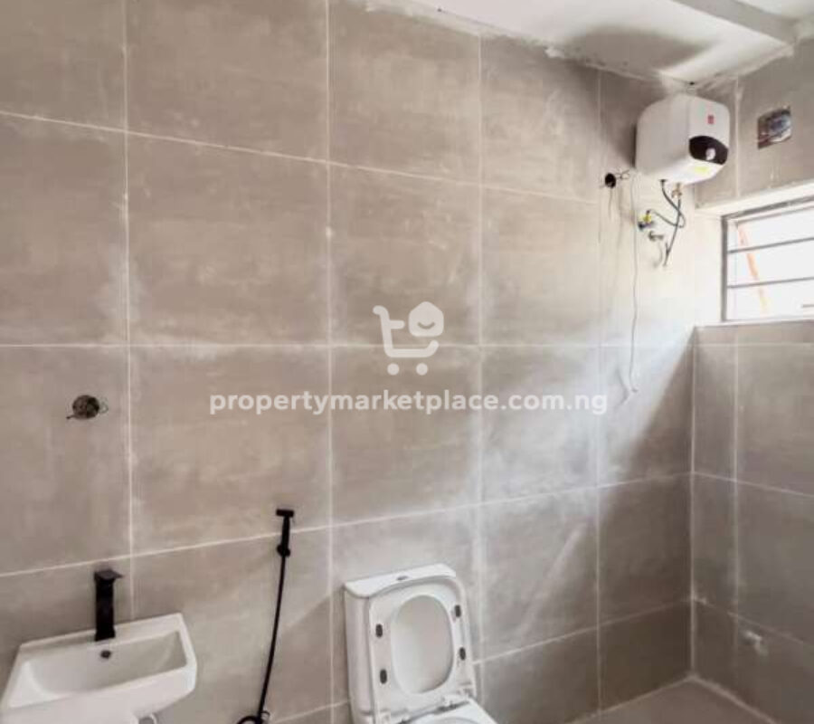 4 bedroom semi-detached duplex with Bq