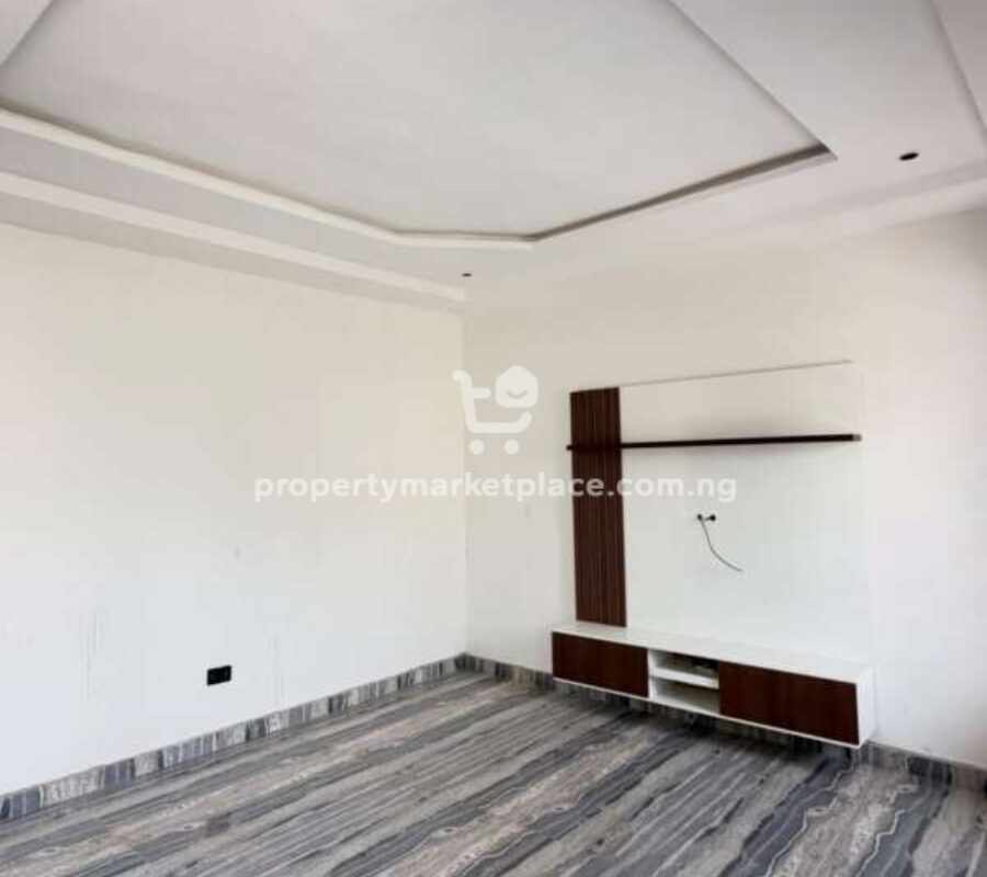 4 bedroom semi-detached duplex with Bq