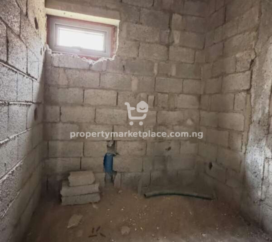 Spacious 3 bedroom flat with Bq
