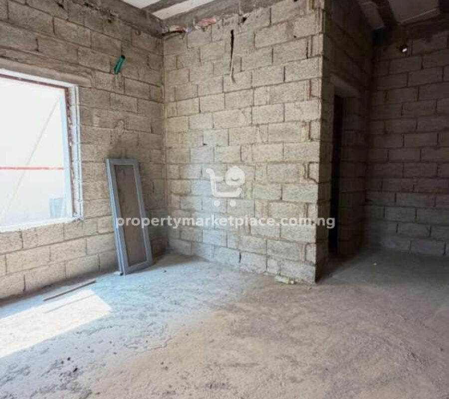 Spacious 3 bedroom flat with Bq
