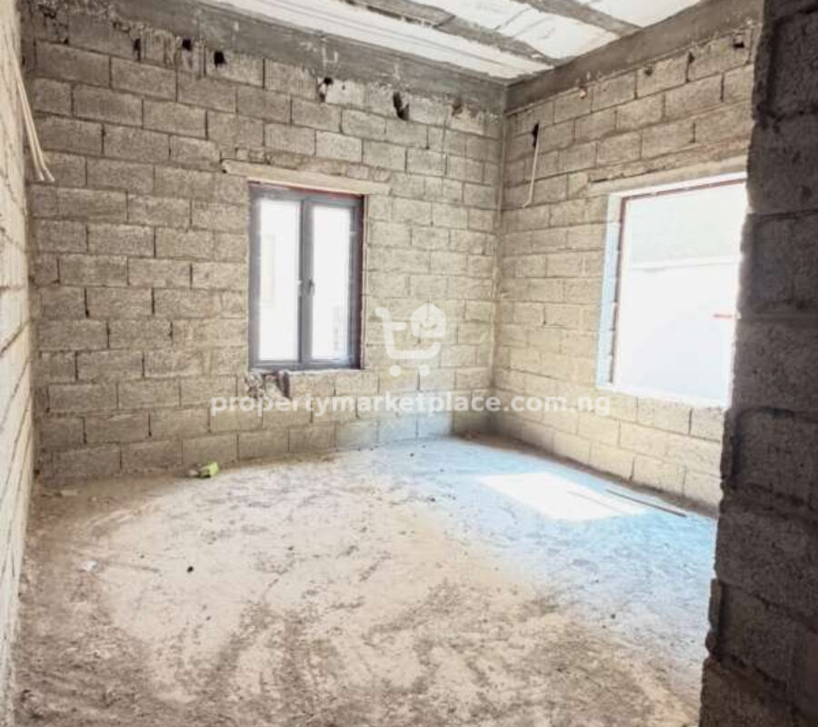 Spacious 3 bedroom flat with Bq