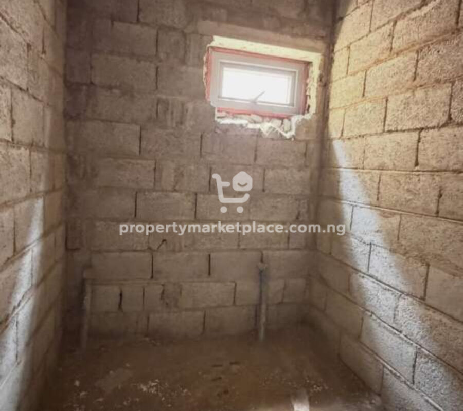 Spacious 3 bedroom flat with Bq