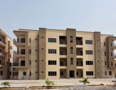 Spacious 3 bedroom flat with Bq