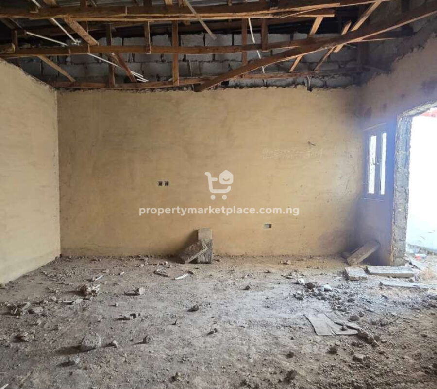 4 bedroom terrace duplex with Bq (shell level)