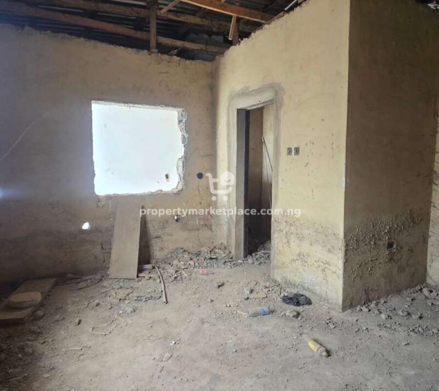 4 bedroom terrace duplex with Bq (shell level)