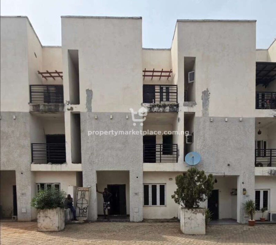 4 bedroom terrace duplex with Bq