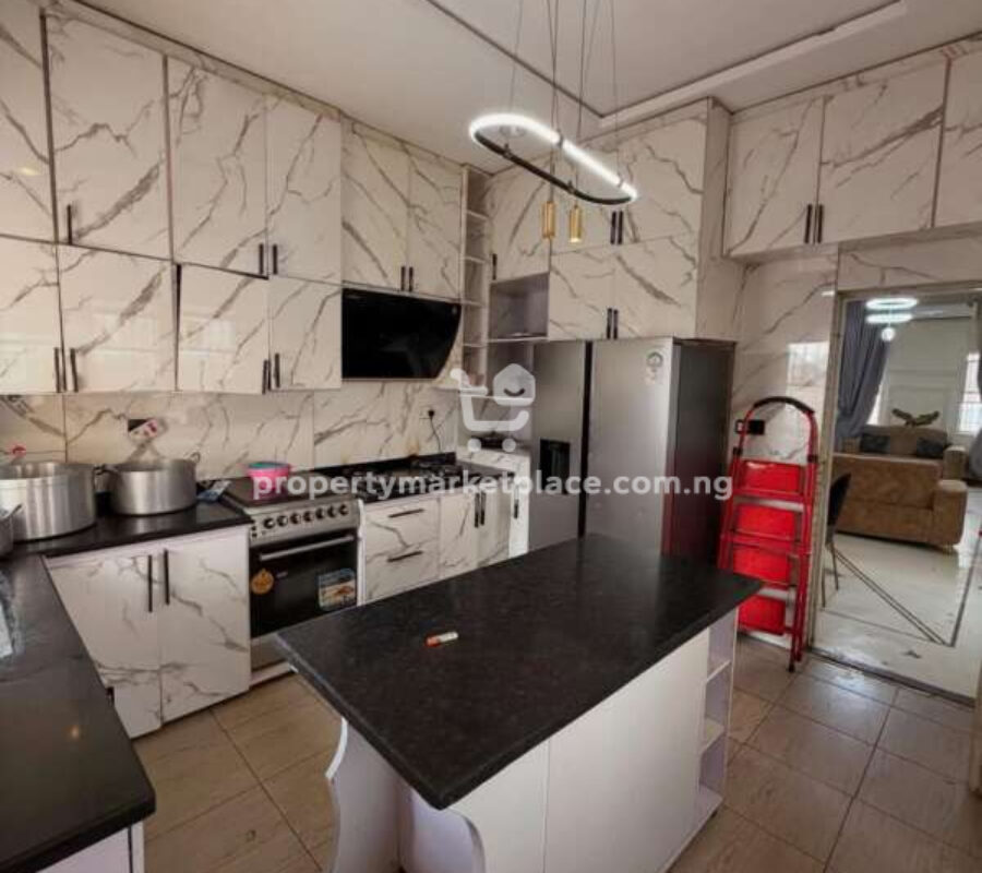4 bedroom detached duplex with swimming pool