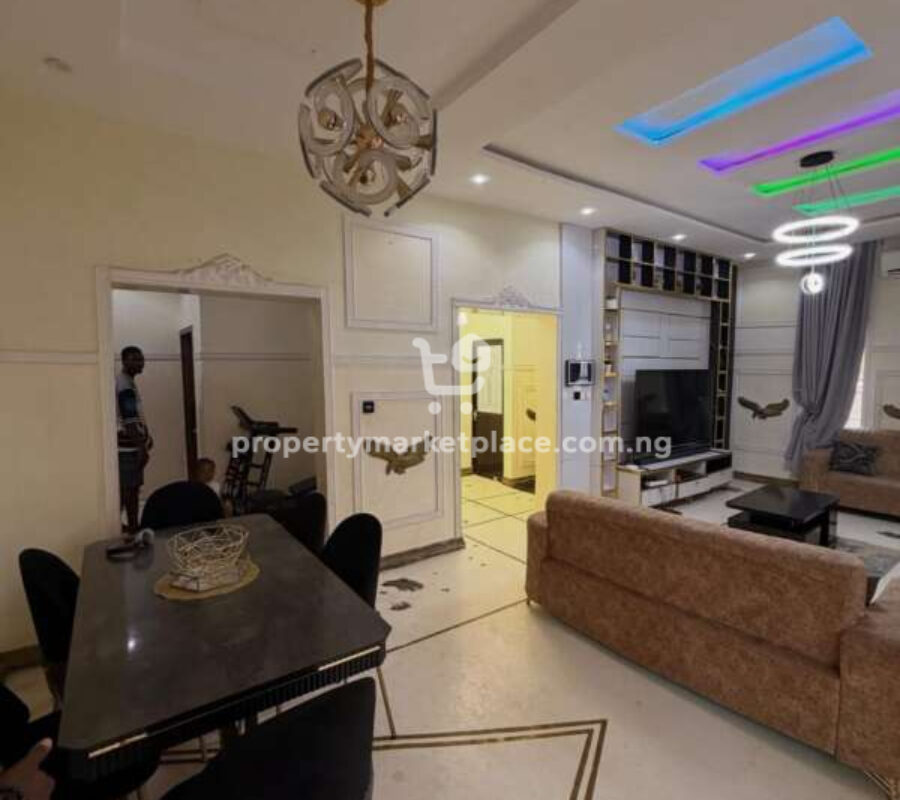 4 bedroom detached duplex with swimming pool