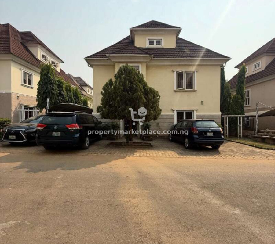 4 bedroom detached duplex with Bq