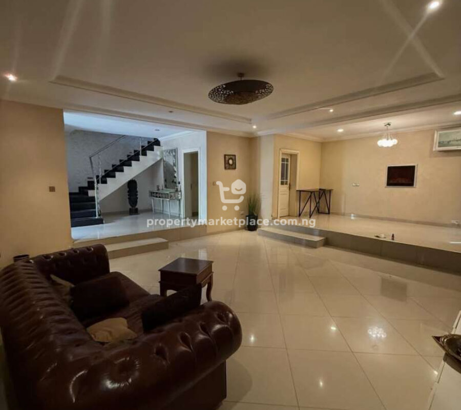 4 bedroom detached duplex with Bq
