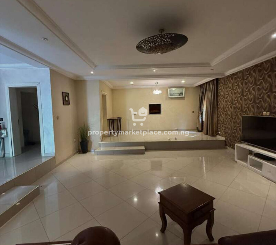 4 bedroom detached duplex with Bq
