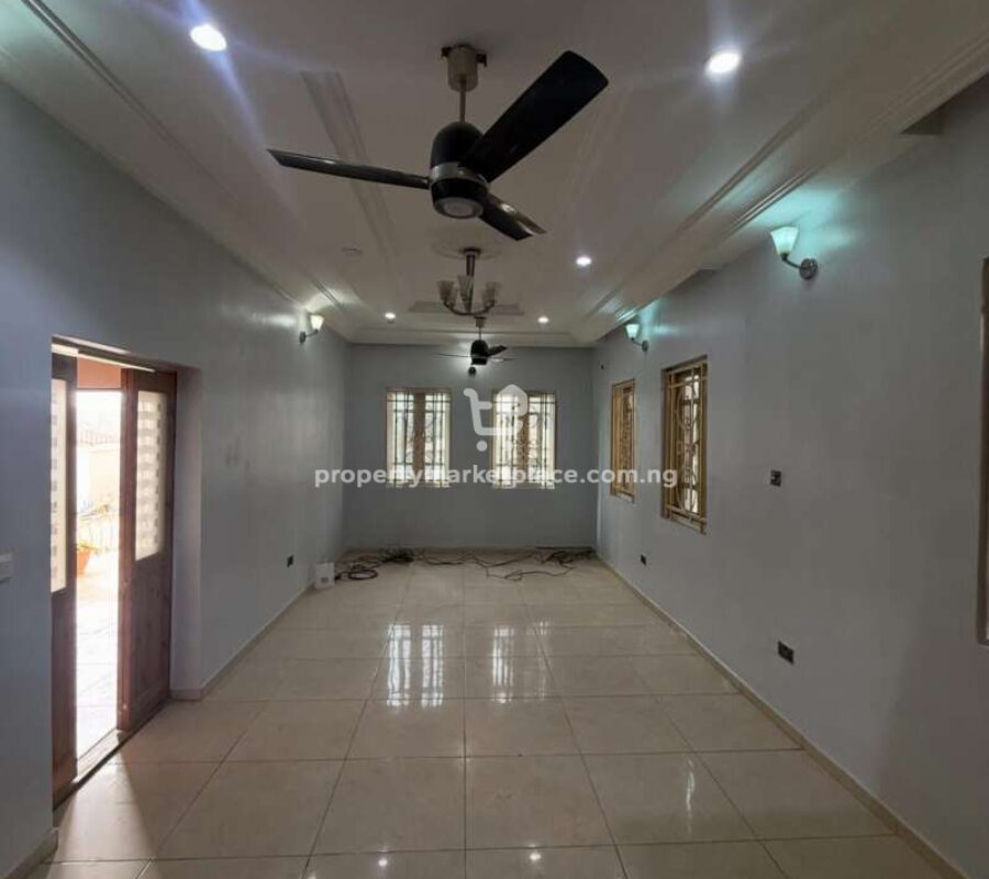 4 bedroom detached duplex with Bq