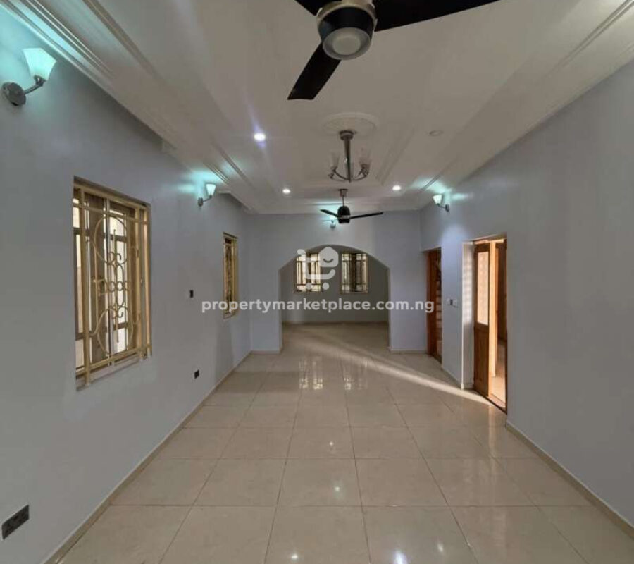4 bedroom detached duplex with Bq