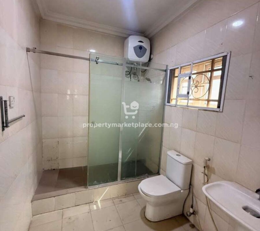 4 bedroom detached duplex with Bq