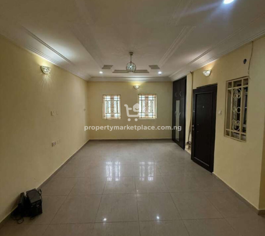 4 bedroom detached duplex with Bq