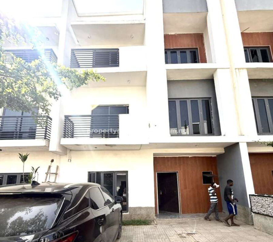 4 bedroom terrace duplex with Bq