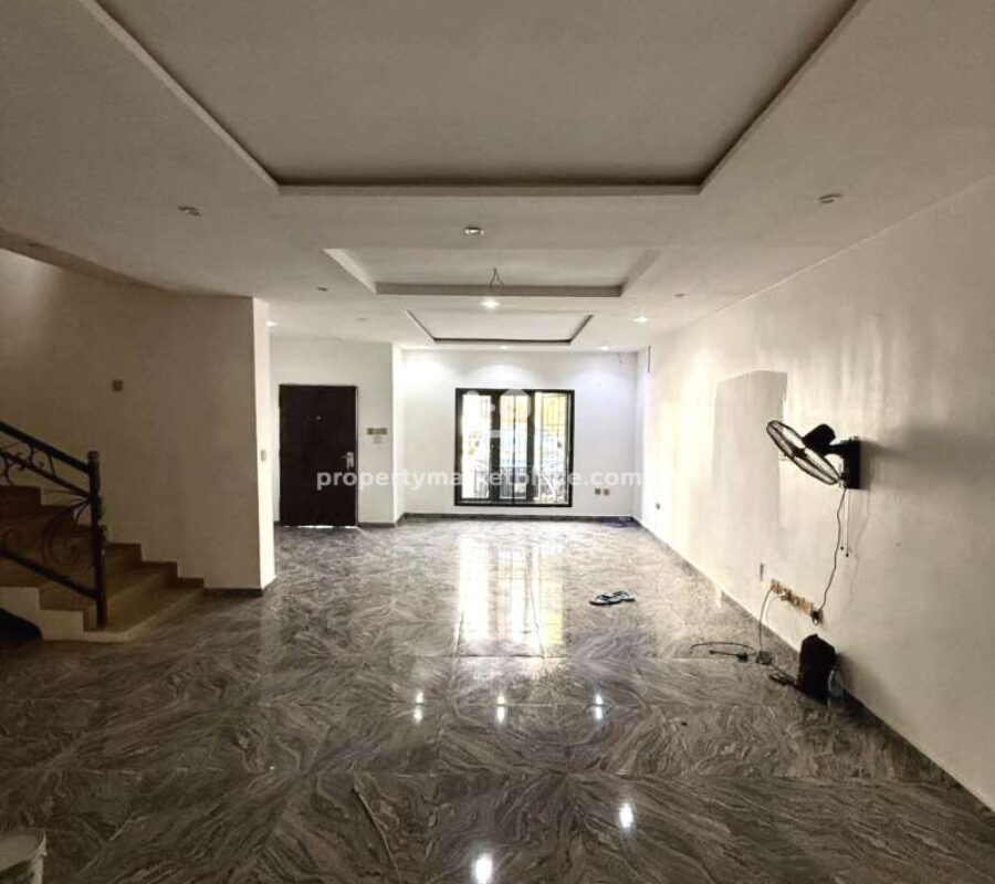 4 bedroom terrace duplex with Bq