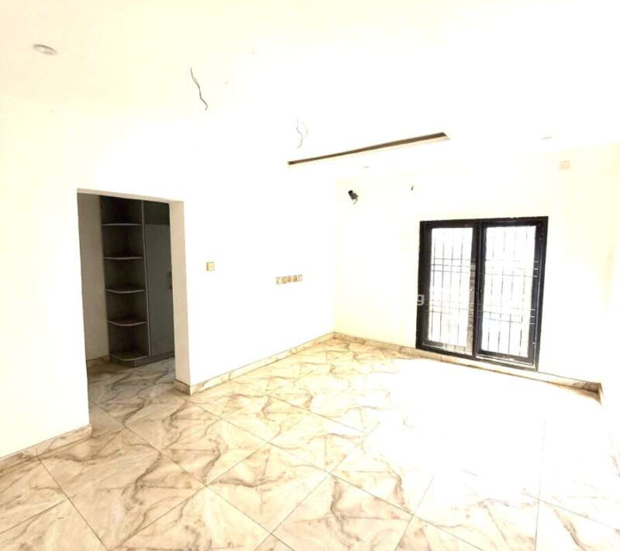 4 bedroom terrace duplex with Bq