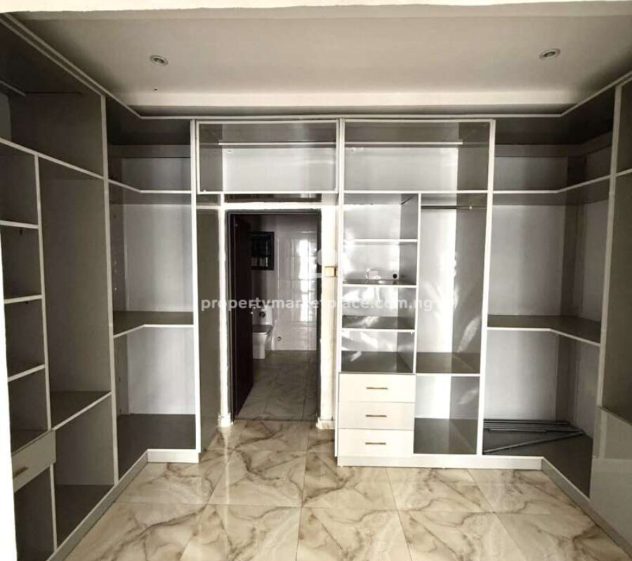 4 bedroom terrace duplex with Bq