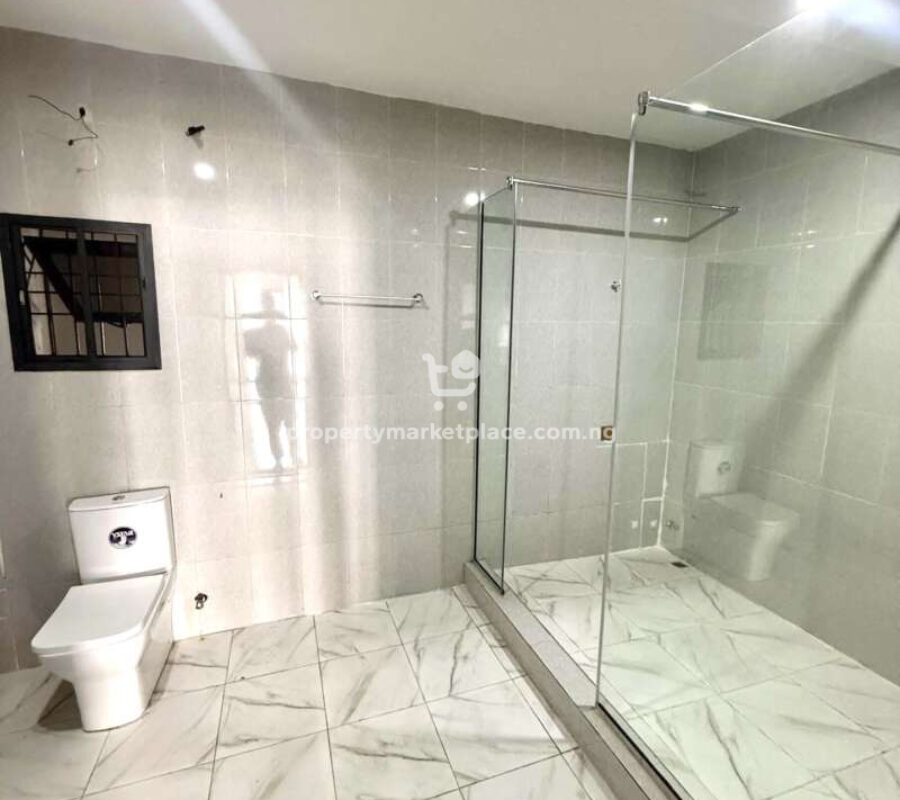 4 bedroom terrace duplex with Bq