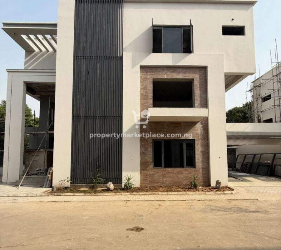 Automatically 5 bedroom detached duplex with 2 rooms Bq