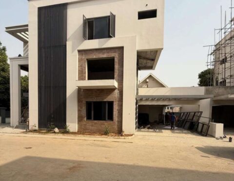 Automatically 5 bedroom detached duplex with 2 rooms Bq