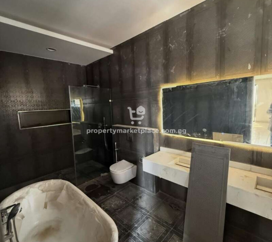 Automatically 5 bedroom detached duplex with 2 rooms Bq