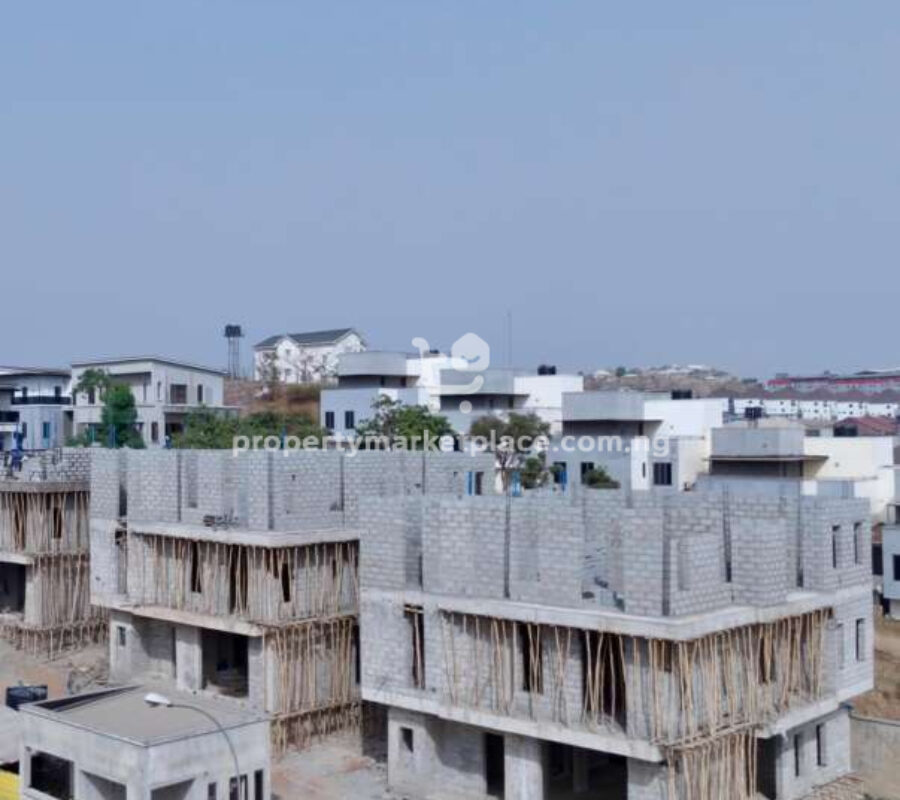 5 bedroom detached duplex with Bq