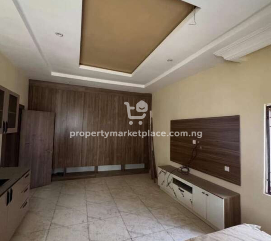 4 bedroom semi-detached duplex with Bq