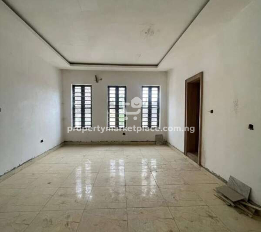 Spacious 4 bedroom terrace duplex with Bq