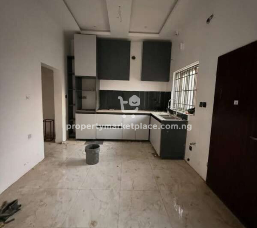 Spacious 3 bedroom apartment