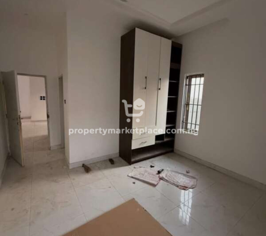 Spacious 3 bedroom apartment