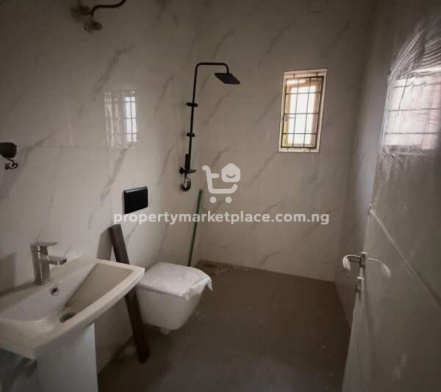 Spacious 3 bedroom apartment
