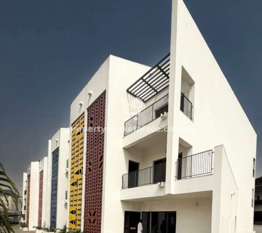 Superbly finished 5 bedroom detached duplex with Bq