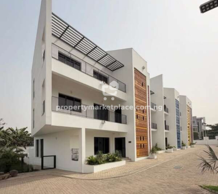 Superbly finished 5 bedroom detached duplex with Bq