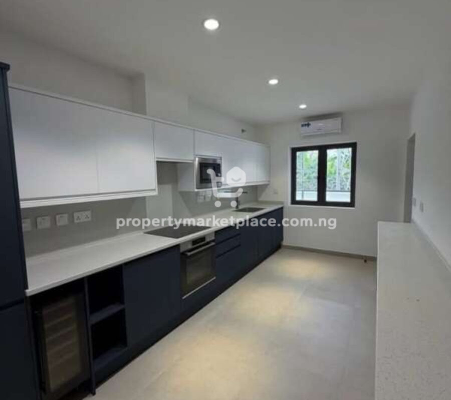 Superbly finished 5 bedroom detached duplex with Bq