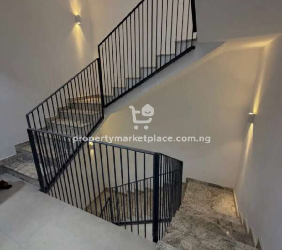 Superbly finished 5 bedroom detached duplex with Bq