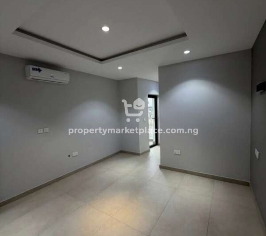 Superbly finished 5 bedroom detached duplex with Bq
