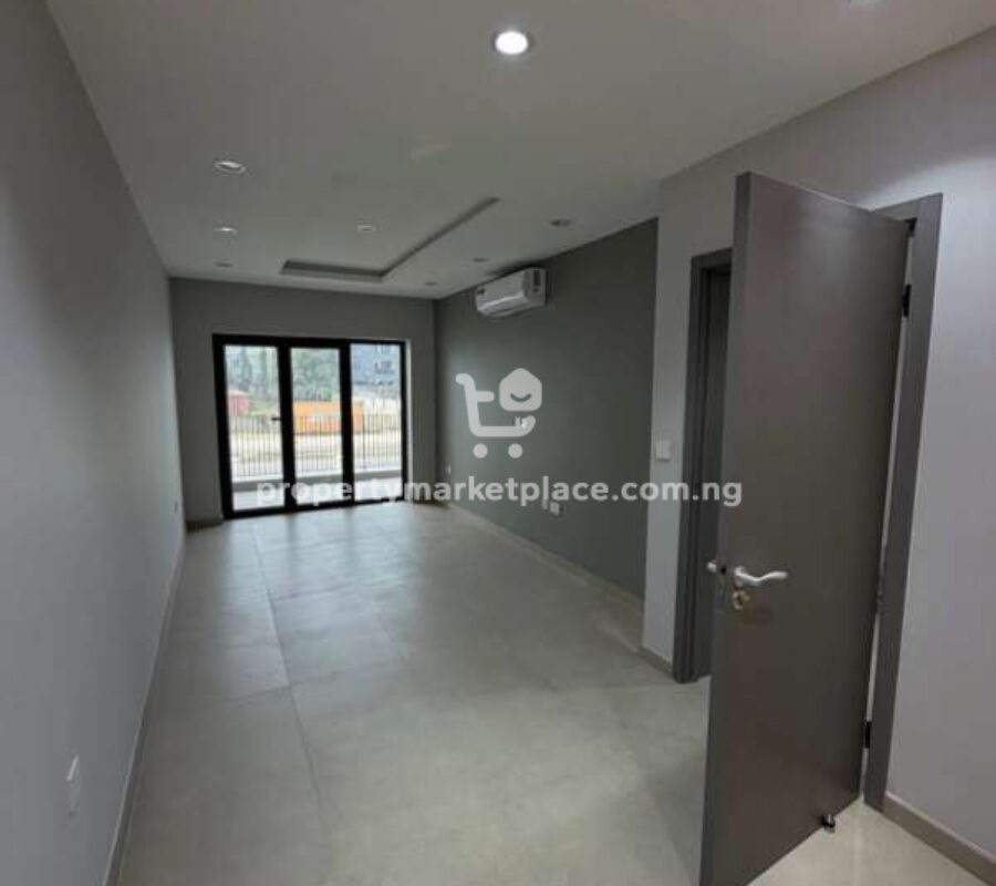 Superbly finished 5 bedroom detached duplex with Bq